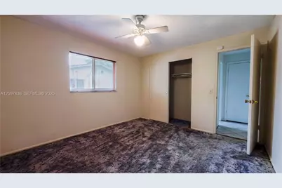 1010 NW 93rd Ter, Pembroke Pines, FL 33024 - Photo 31