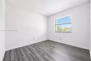 9730 Hammocks Blvd, Miami, FL 33196 - Photo 15