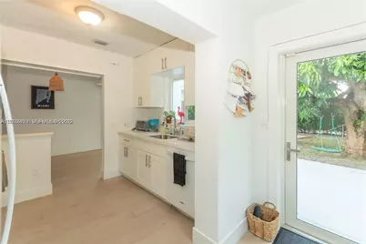 202 NW 92nd St, Miami Shores, FL 33150 - Photo 13