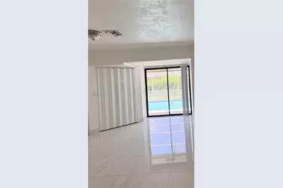 1009 NE 2nd St, Hallandale Beach, FL 33009 - Photo 3