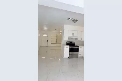 1009 NE 2nd St, Hallandale Beach, FL 33009 - Photo 5