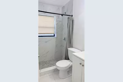 1009 NE 2nd St, Hallandale Beach, FL 33009 - Photo 7