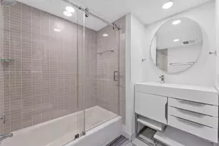 520 Brickell Key Dr, Miami, FL 33131 - Photo 23