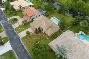 5361 Lancelot Ln, Davie, FL 33331 - Photo 49