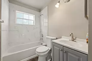 20200 NW 32nd Ave, Miami Gardens, FL 33056 - Photo 13