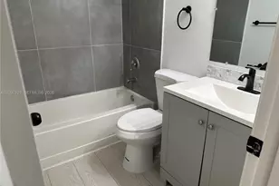15560 SW 80th St, Miami, FL 33193 - Photo 9