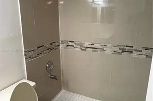 8290 Lake Dr, Doral, FL 33166 - Photo 5