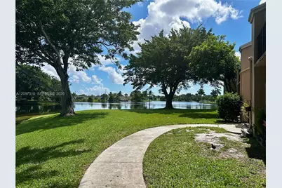2151 NW 96th Ter #15G, Pembroke Pines, FL 33024 - Photo 7