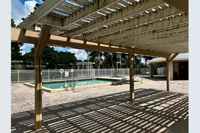 2151 NW 96th Ter #15G, Pembroke Pines, FL 33024 - Photo 25