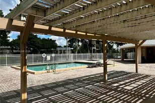 2151 NW 96th Terrace, Pembroke Pines, FL 33024 - Photo 25