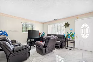 940 NW 135th St, North Miami, FL 33168 - Photo 13