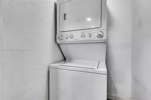 17001 NE 20th Ave, North Miami Beach, FL 33162 - Photo 11