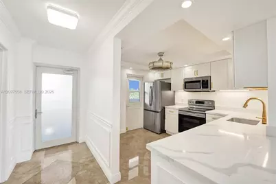 2200 NE 33rd Ave #3D, Fort Lauderdale, FL 33305 - Photo 9