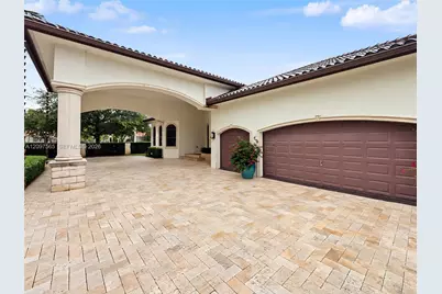 11691 SW 93rd St, Miami, FL 33176 - Photo 3