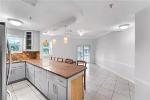 955 NW 82nd Ave, Miami, FL 33126 - Photo 11