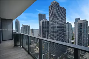55 SW 9th St, Miami, FL 33130 - Photo 17
