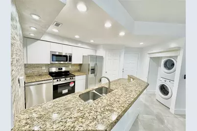 2550 SW 18th Ter #1802, Fort Lauderdale, FL 33315 - Photo 5
