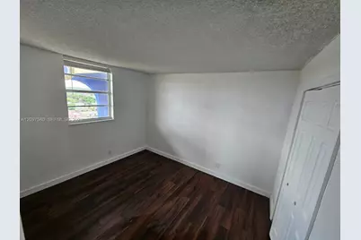 4550 NW 9th St #902E, Miami, FL 33126 - Photo 13