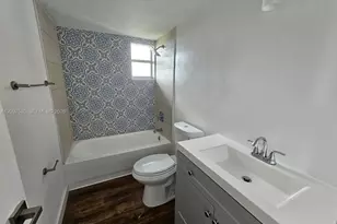 4550 NW 9th St, Miami, FL 33126 - Photo 9
