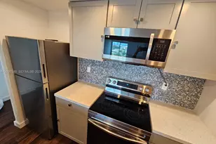 4550 NW 9th St, Miami, FL 33126 - Photo 5