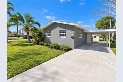 1735 New Hampshire Ave NE, Saint Petersburg, FL 33703 - Photo 1