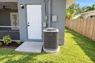 1735 New Hampshire Ave NE, Saint Petersburg, FL 33703 - Photo 15