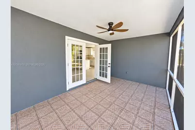 1735 New Hampshire Ave NE, Saint Petersburg, FL 33703 - Photo 9