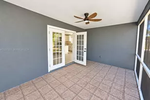 1735 New Hampshire Ave NE, Saint Petersburg, FL 33703 - Photo 9