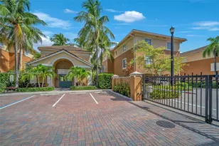2921 NE 185th St (Remodeled), Aventura, FL 33180 - Photo 29