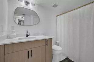 2921 NE 185th St (Remodeled), Aventura, FL 33180 - Photo 25