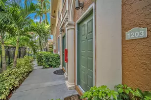 2921 NE 185th St (Remodeled), Aventura, FL 33180 - Photo 31