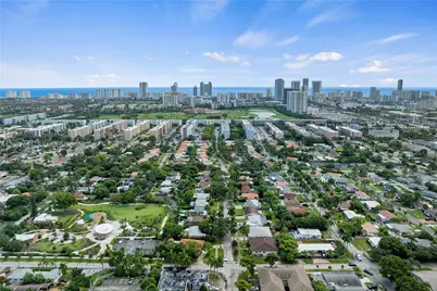 925 NE 4th St, Hallandale Beach, FL 33009 - Photo 29
