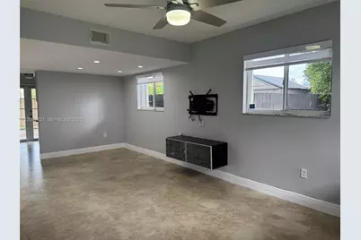 8245 NW 6th Ter #211, Miami, FL 33126 - Photo 5