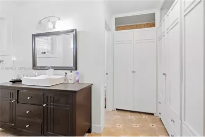 16500 E Stonehaven Rd, Miami Lakes, FL 33014 - Photo 15