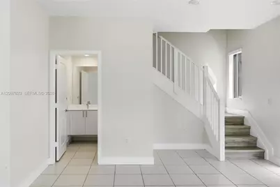 4426 NW 83rd Pkwy #0, Doral, FL 33166 - Photo 11