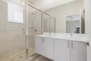 4426 NW 83rd Pkwy, Doral, FL 33166 - Photo 23