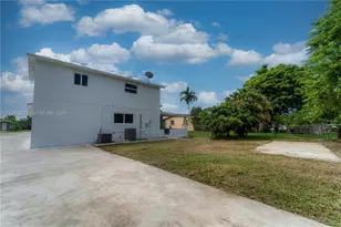 760 NW 6th St, Florida City, FL 33034 - Photo 3