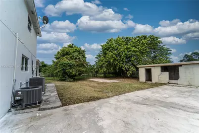 760 NW 6th St, Florida City, FL 33034 - Photo 5