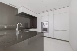 300 Biscayne Blvd Way, Miami, FL 33131 - Photo 11