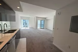 31 SE 6th St, Miami, FL 33131 - Photo 25