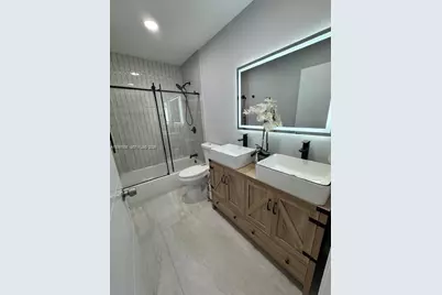 982 NW 3rd St, Florida City, FL 33034 - Photo 7