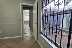 809 NE 214th Ln, Miami, FL 33179 - Photo 21