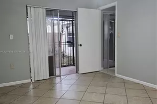 809 NE 214th Ln, Miami, FL 33179 - Photo 11