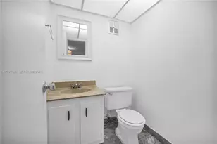 1681 NW 70th Ave, Plantation, FL 33313 - Photo 9