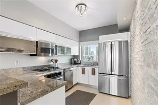 601 NE 36th St, Miami, FL 33137 - Photo 13
