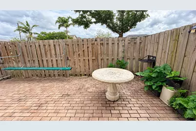 585 NE 5th Pl #585, Florida City, FL 33034 - Photo 21