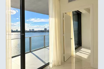 700 NE 24th St #1204, Miami, FL 33137 - Photo 5