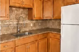 4707 NW 7th St, Miami, FL 33126 - Photo 7