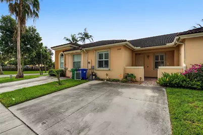 10908 SW 236th Ter, Homestead, FL 33032 - Photo 3