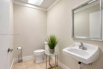 12171 Taft St, Pembroke Pines, FL 33026 - Photo 9